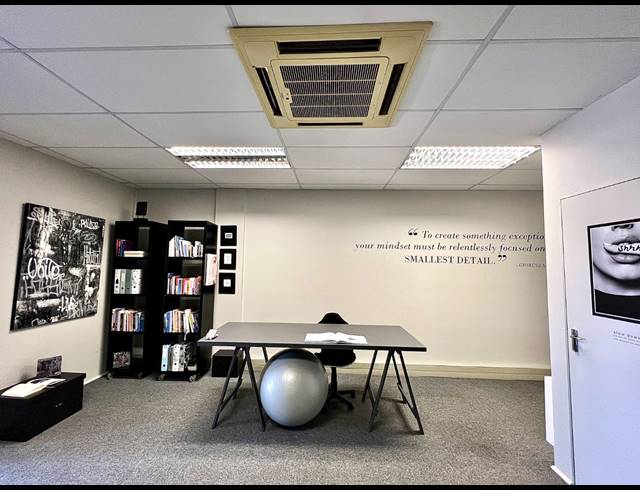 67M² OFFICE FOR SALE IN BALLITO CENTRAL